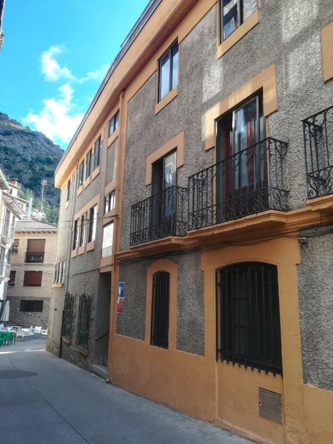 Tres Puentes Anguiano Apartamentos Y Hostal Exterior foto